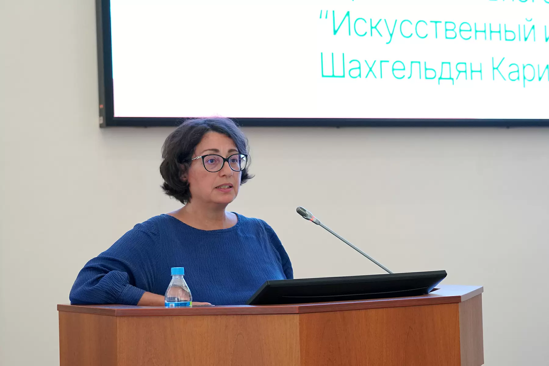 От книг к искусственному интеллекту: студентов ВВГУ знакомят с современными технологиями в науке