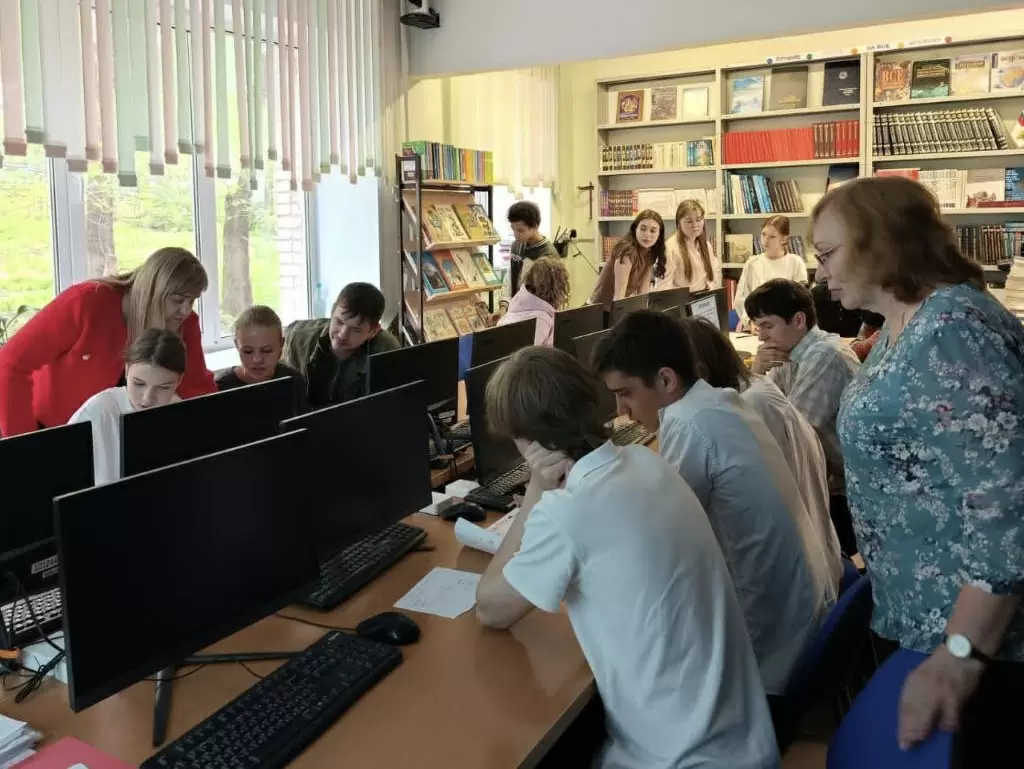 ВВГУ провёл первую во Владивостоке проектную сессию по созданию школьной формы