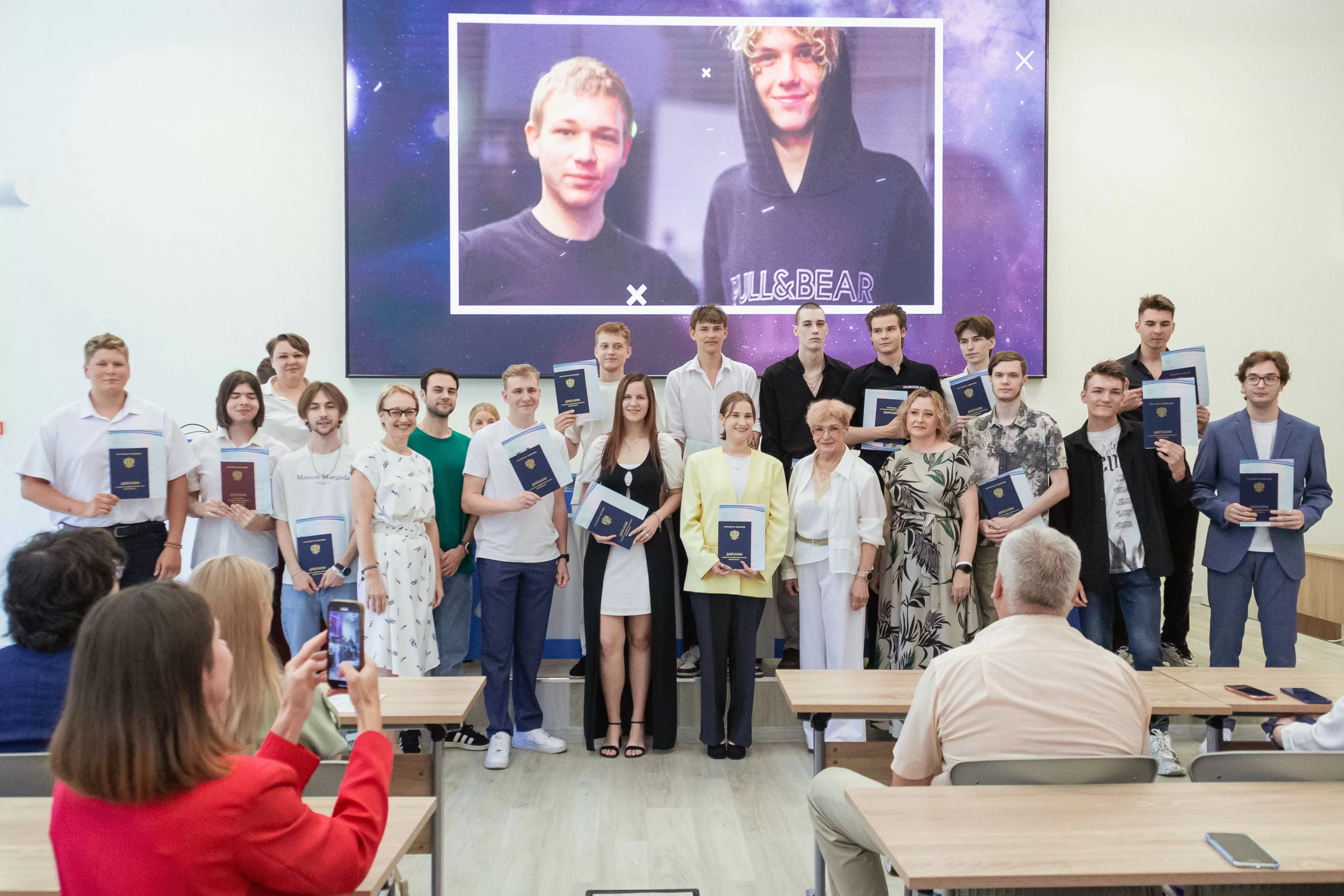 420 дипломированных специалистов выпустились из Академического колледжа ВВГУ